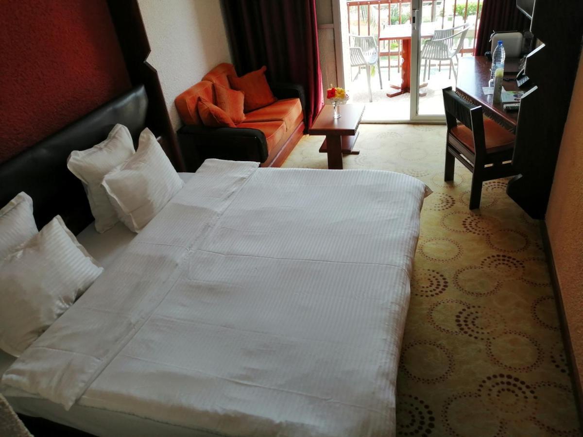 Hotel Jardin Savana Dakar Kültér fotó