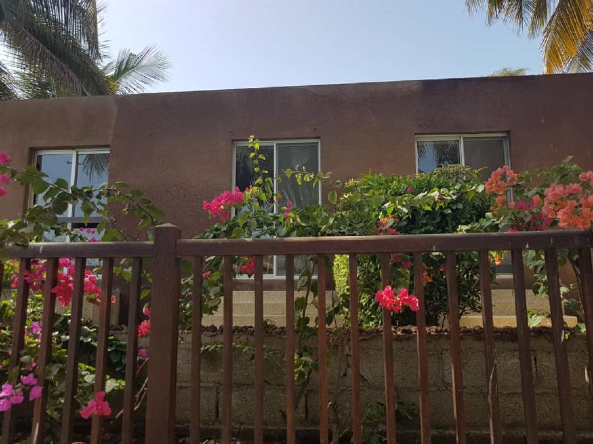 Hotel Jardin Savana Dakar Kültér fotó